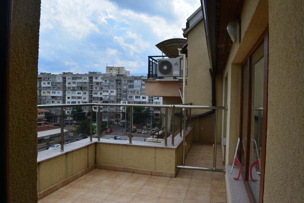 Apartment Bonne Chance Sofia Bagian luar foto