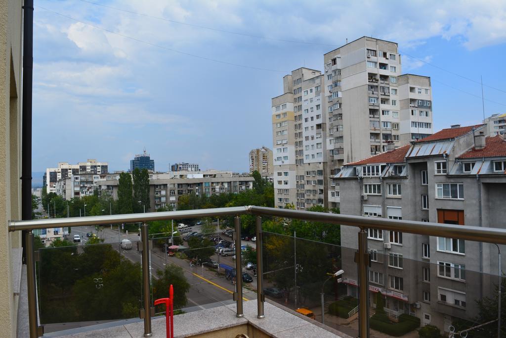 Apartment Bonne Chance Sofia Bagian luar foto