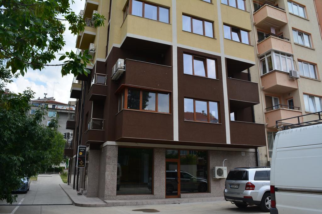 Apartment Bonne Chance Sofia Bagian luar foto